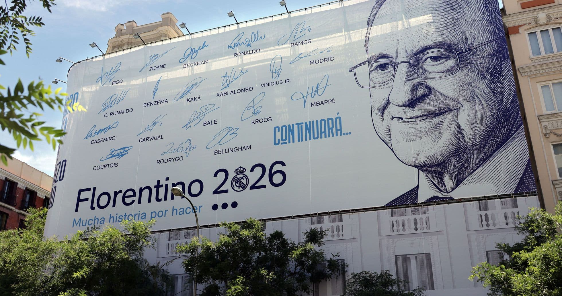 Gran cartel de Florentino Pérez en edificio