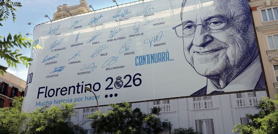 Gran cartel de Florentino Pérez en edificio