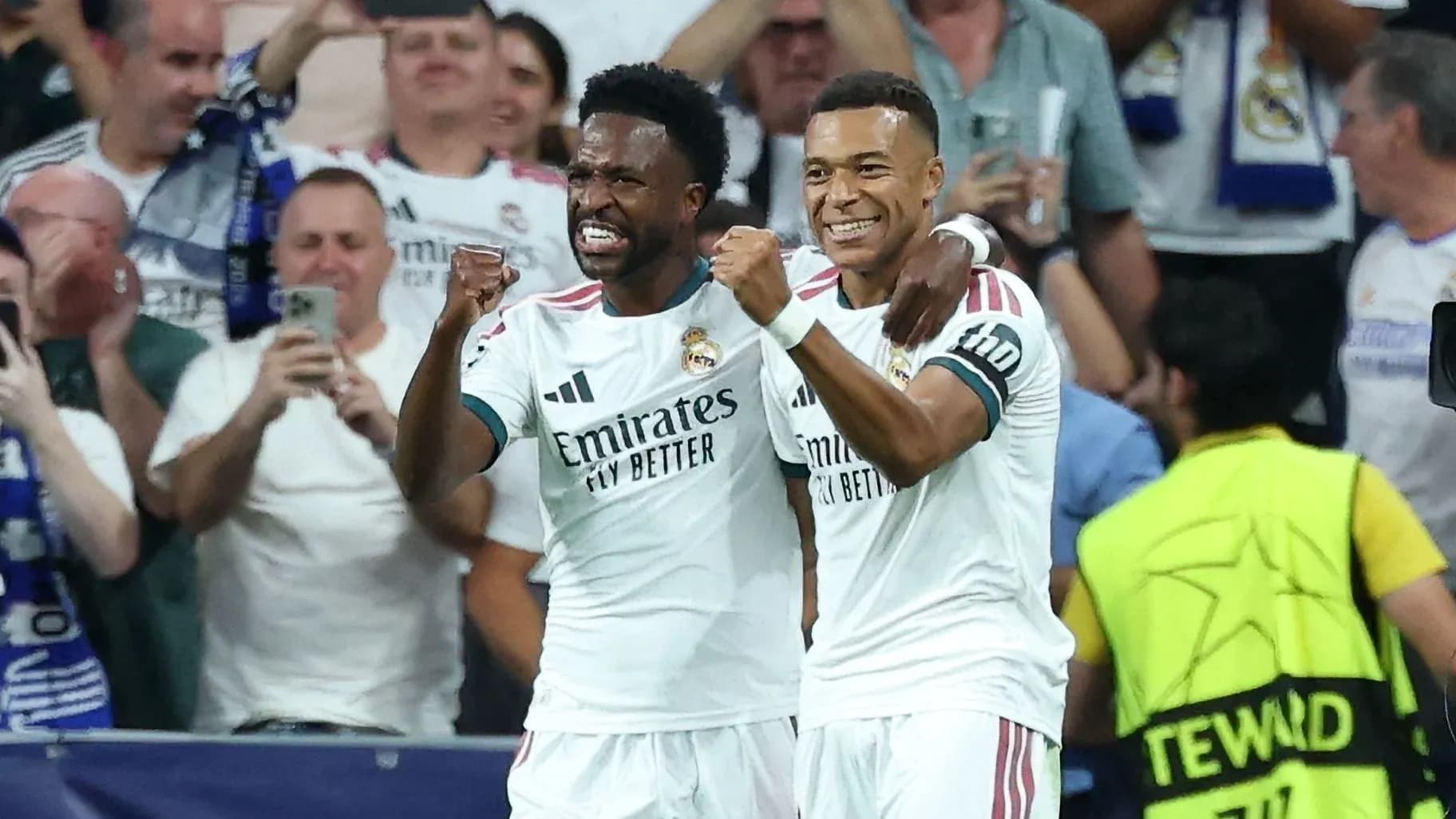 Jugadores de Real Madrid celebrando un gol