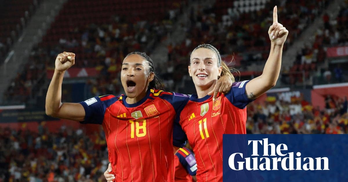 Jugadoras de España celebrando un gol en el partido