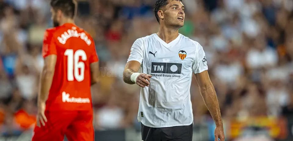 Jugador del Valencia durante el partido