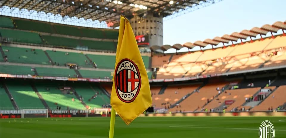 Esquina del campo del AC Milan en San Siro