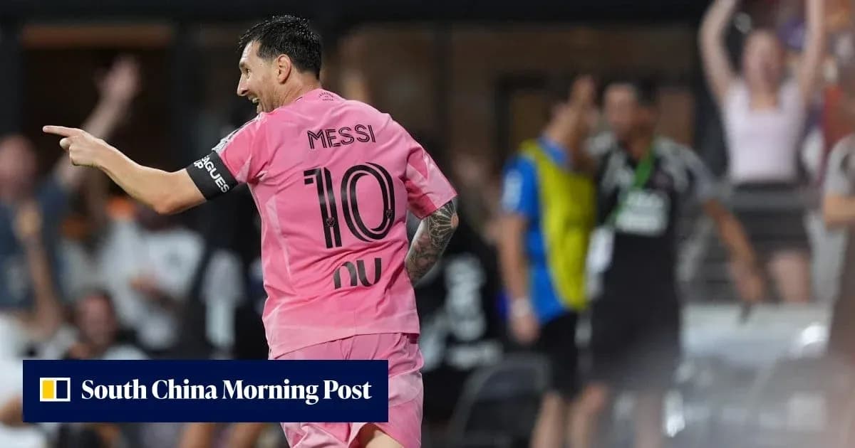 Jugador señalando después de anotar un gol