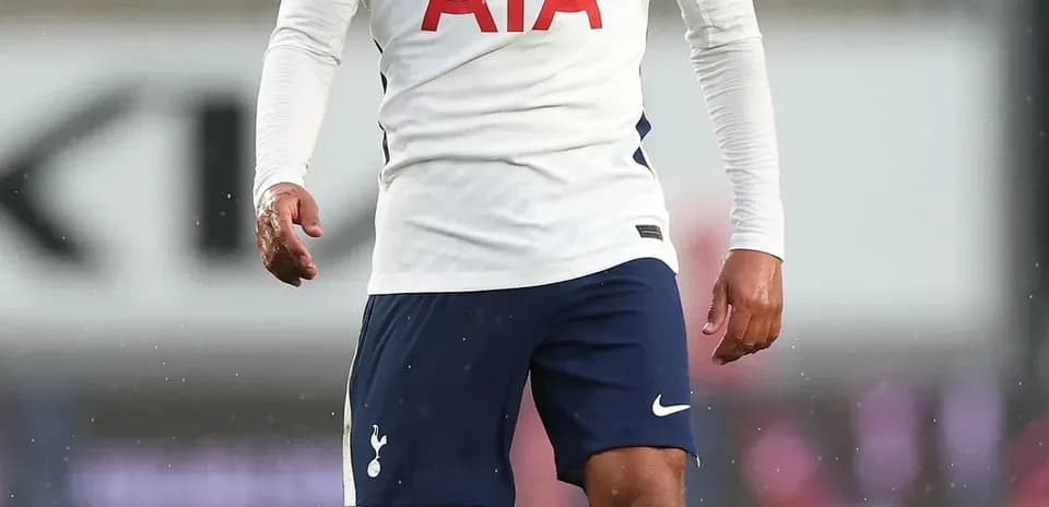 Jugador de Tottenham en acción durante un partido