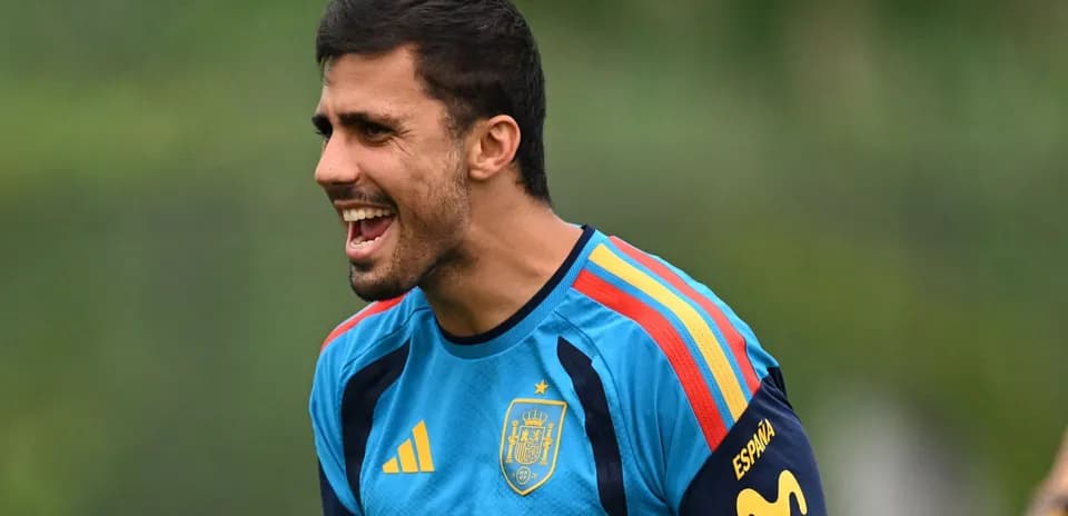 Jugador de España animando durante entrenamiento