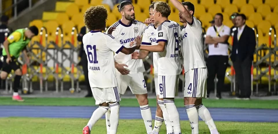 Jugadores de Anderlecht celebrando un gol