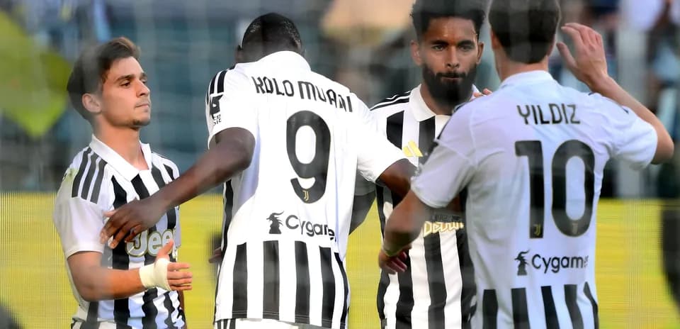 Jugadores de la Juventus celebrando un gol juntos