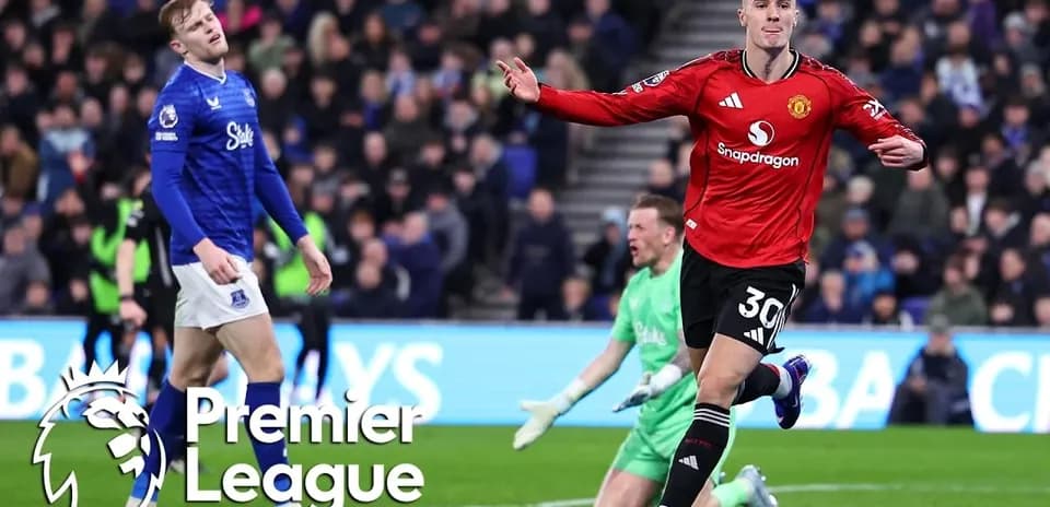 Jugador de Manchester United celebra un gol