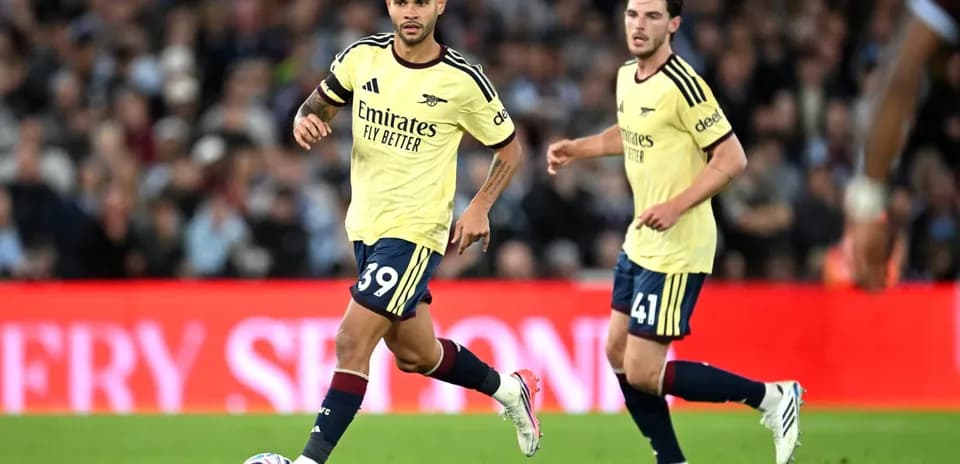 Jugadores de Arsenal en acción durante el partido