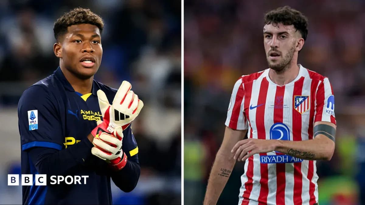 Portero y jugador de fútbol en acción durante un partido