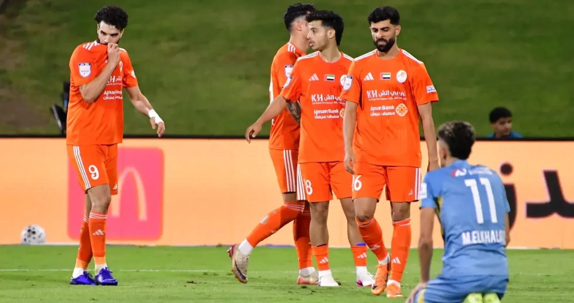 Jugadores de Dibba Al Fujairah U23 en acción