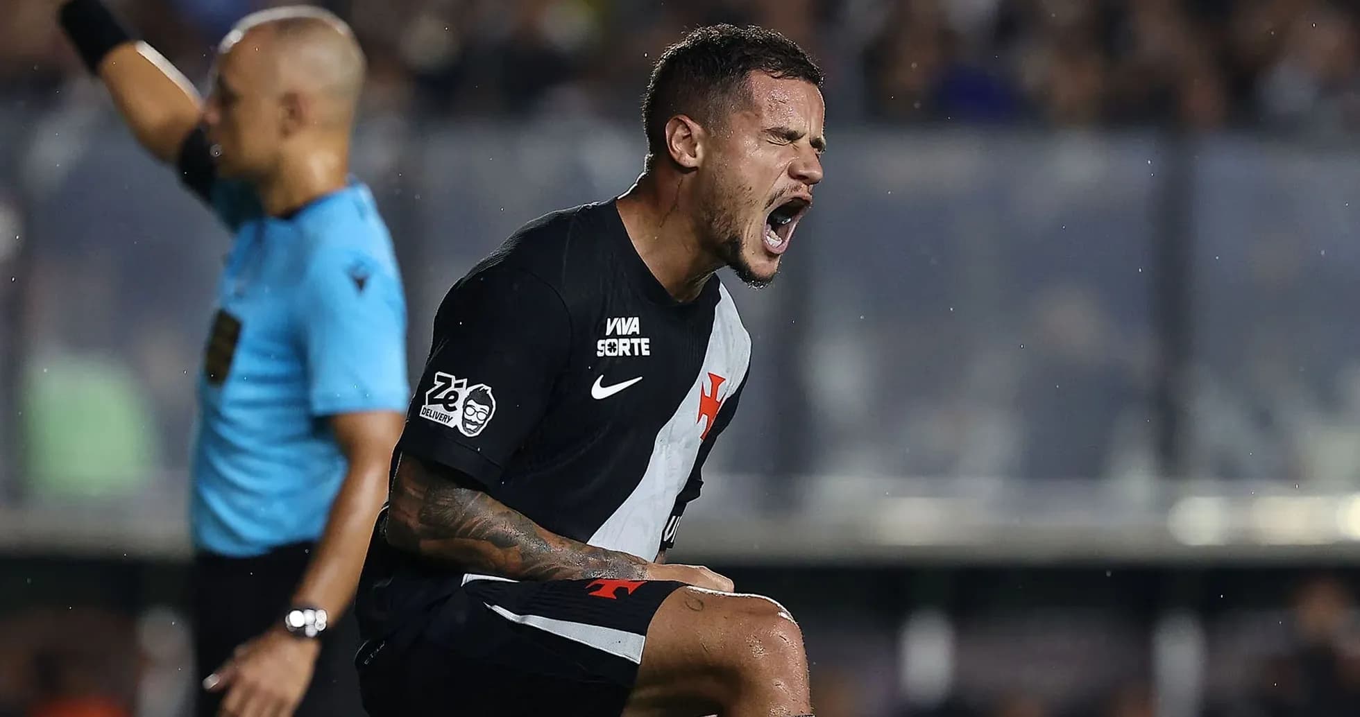 Jugador celebrando tras anotar un gol en partido