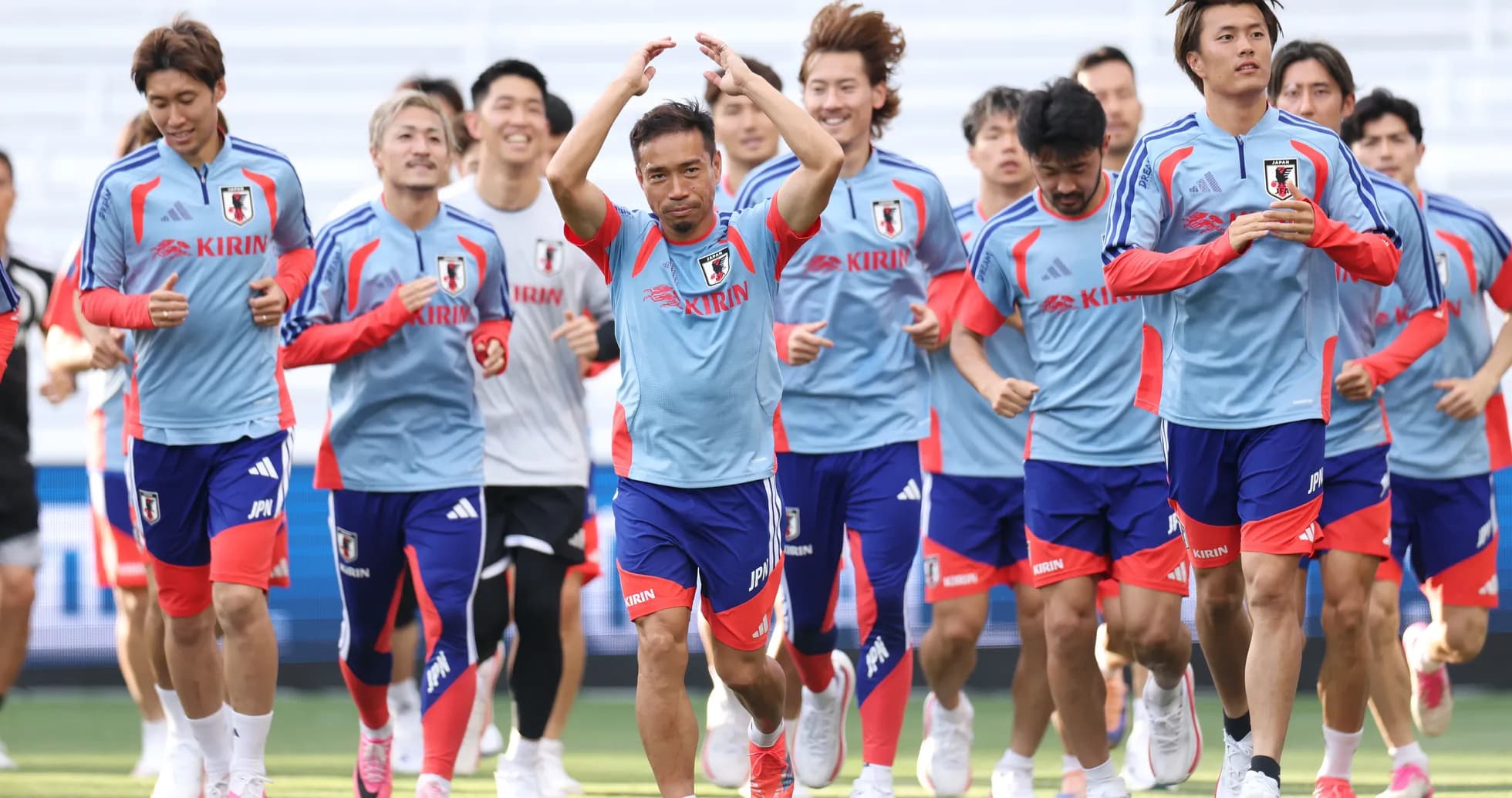 Jugadores de Japón entrenando para el Mundial