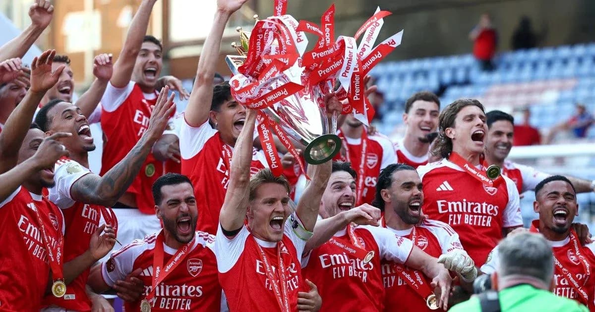 Jugadores de Arsenal celebrando el título de Premier League
