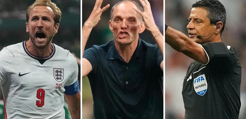 Jugador, entrenador y árbitro en acción durante partido