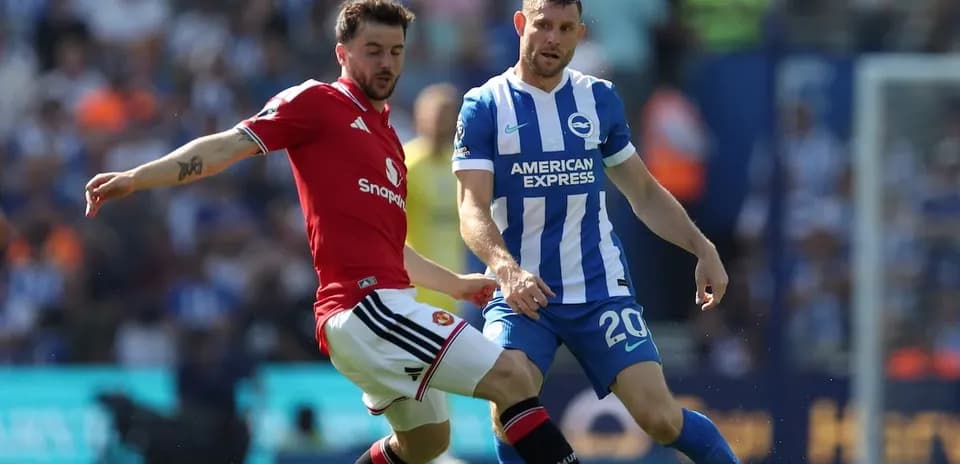 Jugador de Brighton y Manchester United en acción