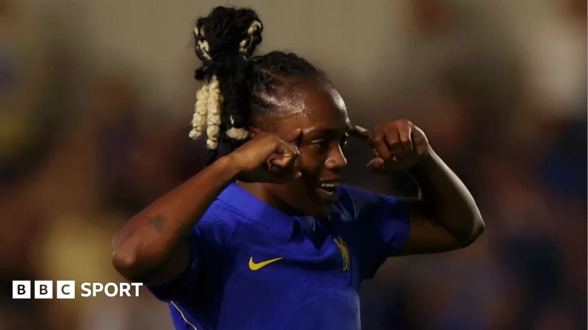 Jugadora de Chelsea celebrando un gol en partido