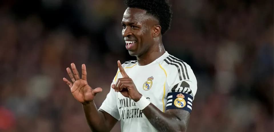 Jugador de Real Madrid celebrando durante el partido
