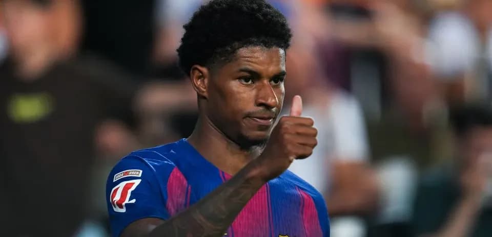Jugador de Barcelona dando un pulgar arriba