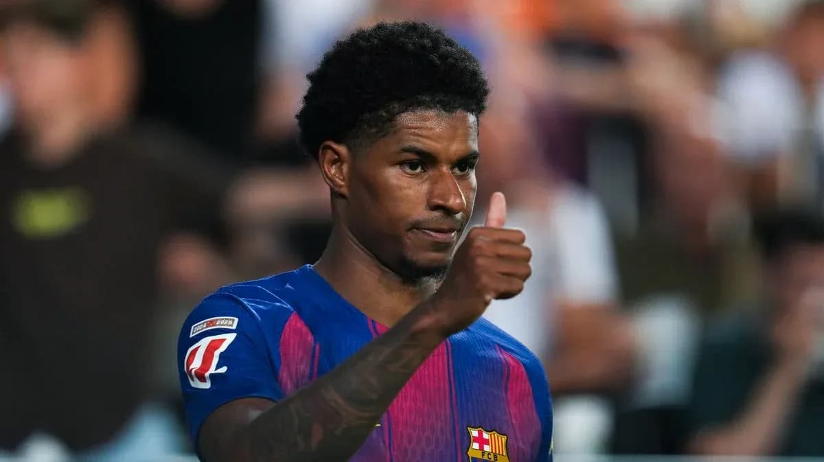 Jugador de Barcelona dando un pulgar arriba