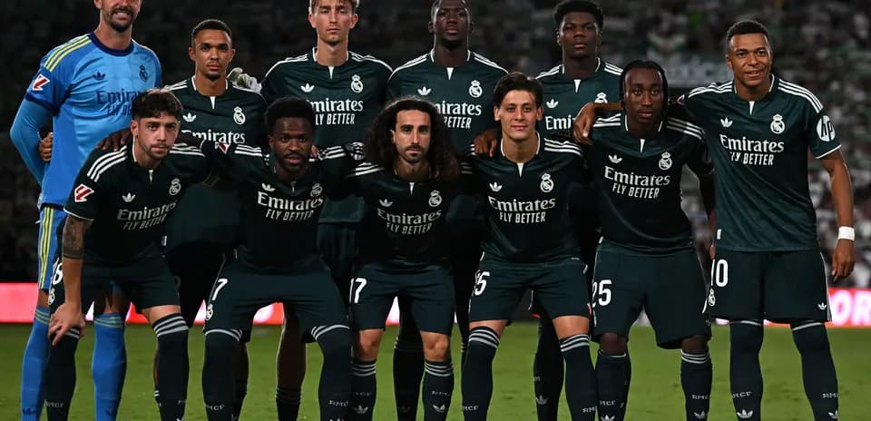Jugadores de Real Madrid posando para la foto