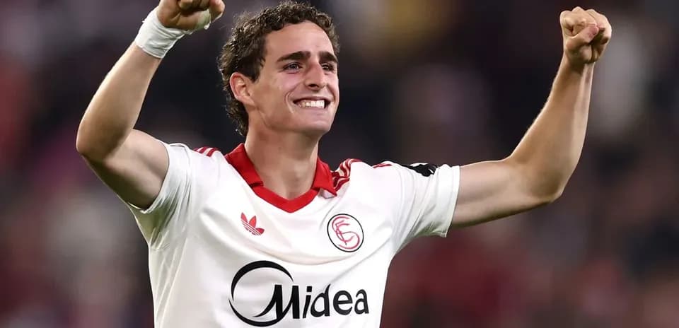 Jugador de Sevilla celebrando un gol