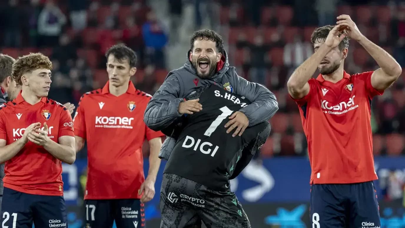 Celebración de jugadores de Osasuna tras el partido