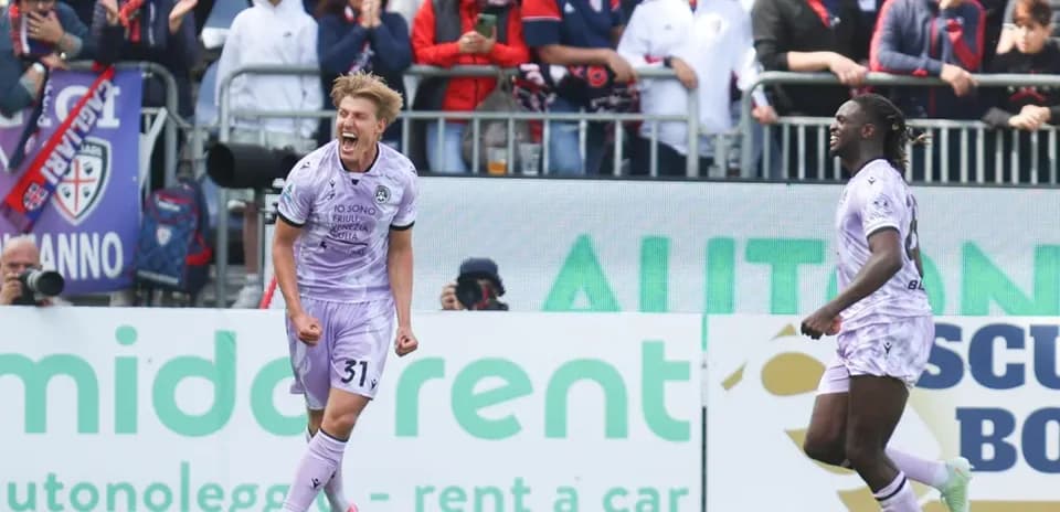 Jugador de Udinese celebra un gol