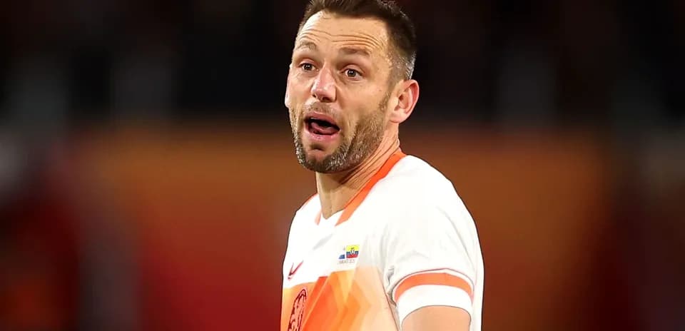 Jugador en acción durante un partido de fútbol
