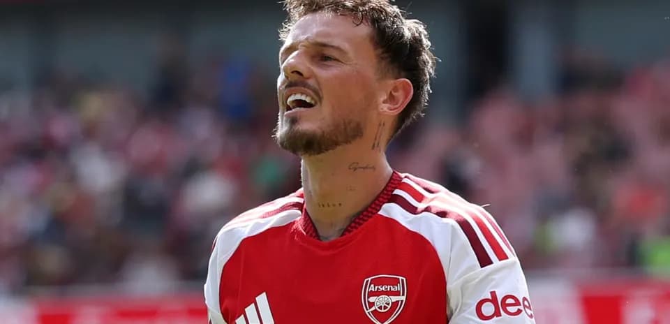 Jugador de Arsenal durante un partido en el campo