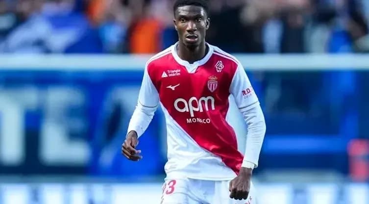 Jugador de AS Monaco en acción durante partido