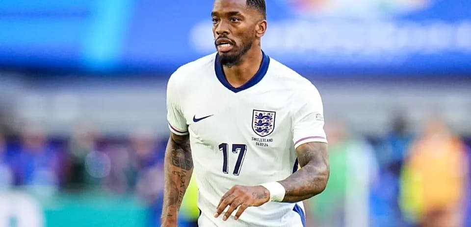 Jugador de Inglaterra corriendo en el campo