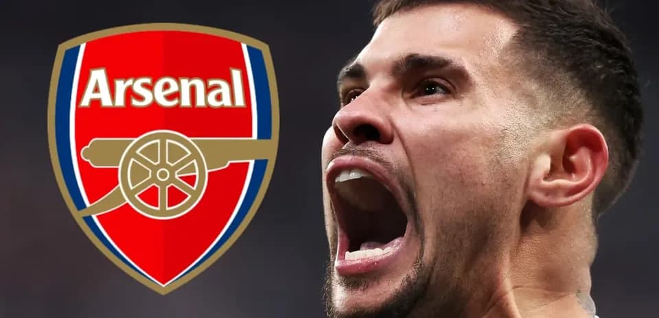 Jugador de Arsenal gritando con logo del club
