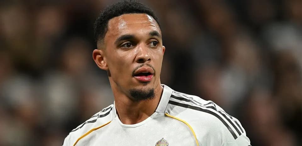 Jugador de fútbol en uniforme de Real Madrid