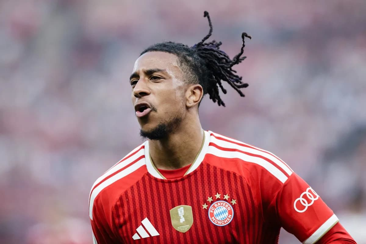 Jugador de Bayern Múnich celebrando en el campo