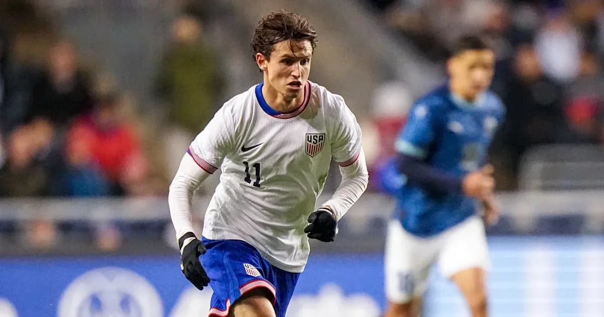 Jugador de Estados Unidos corriendo en un partido