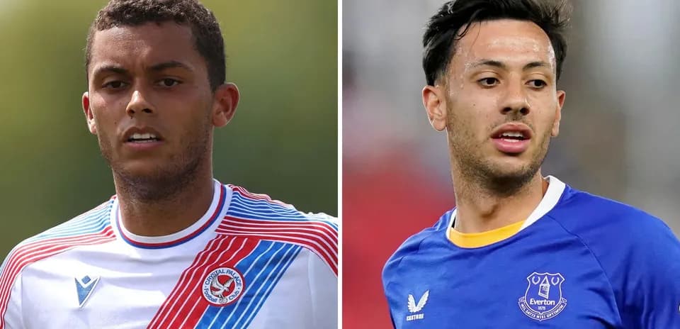 Dos jugadores de fútbol en acción durante un partido
