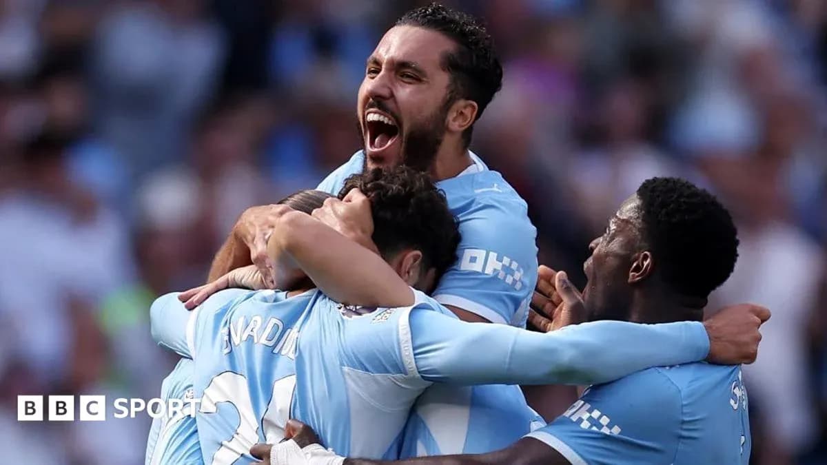 Jugadores de Manchester City celebrando un gol