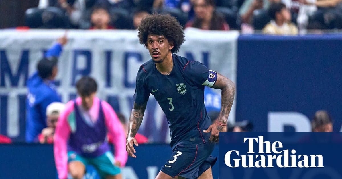 Jugador de Estados Unidos corriendo durante un partido