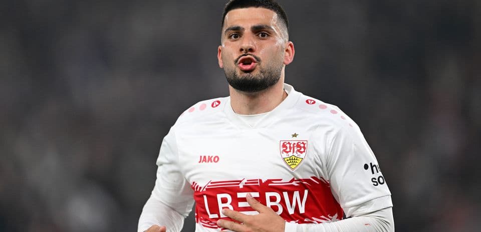 Jugador del VfB Stuttgart en acción durante el partido