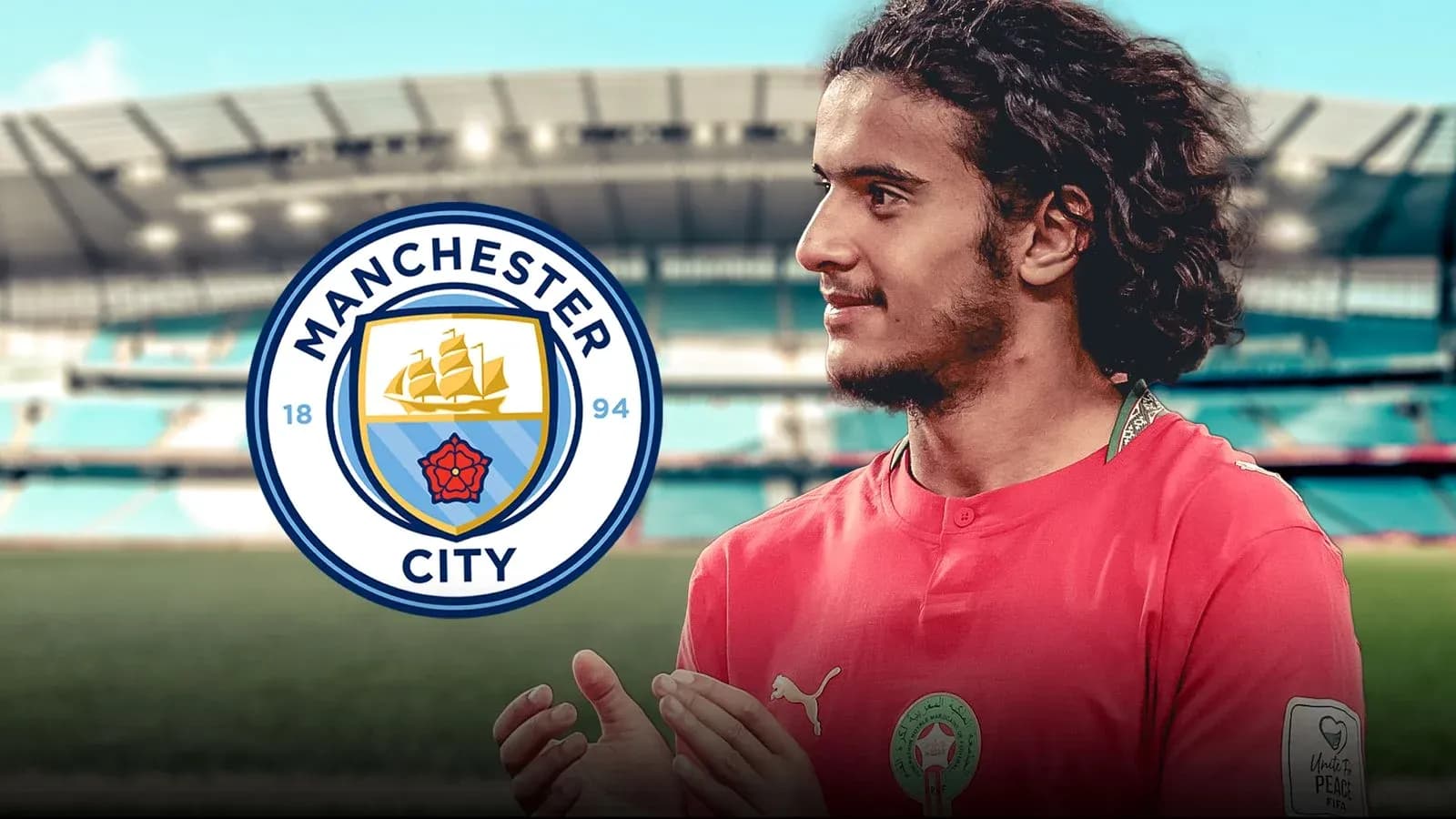 Jugador de Manchester City con camiseta de Marruecos