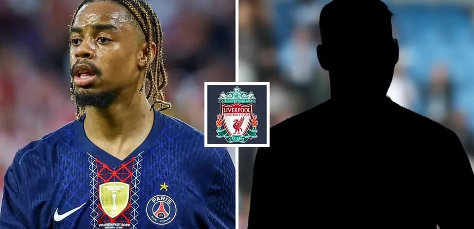 Jugador de PSG con logotipo de Liverpool en fondo