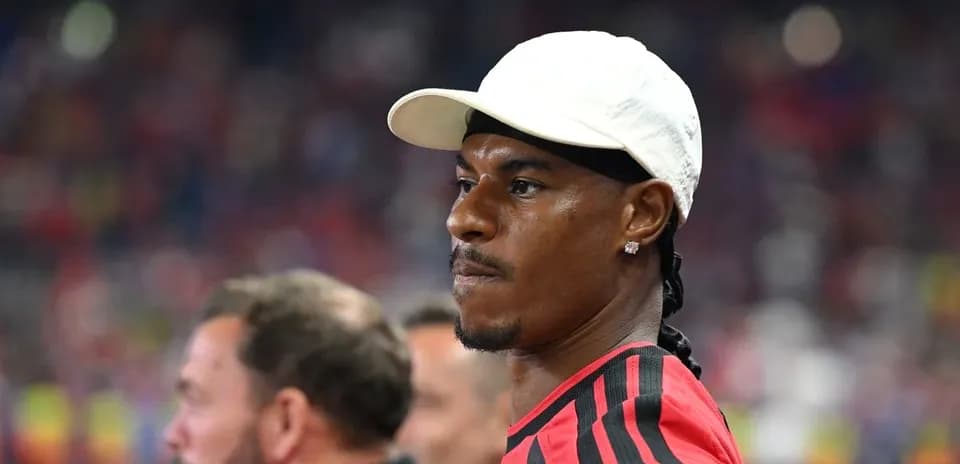 Jugador en la banca durante el partido