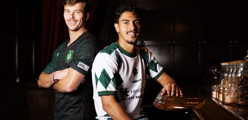 Jugadores de Lexington y San Antonio en uniforme
