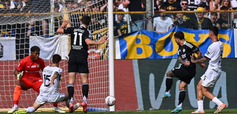 Gol de Como contra Parma en Serie A