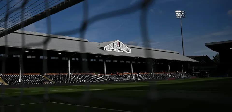 Estadio de Fulham Football Club con gradas vacías