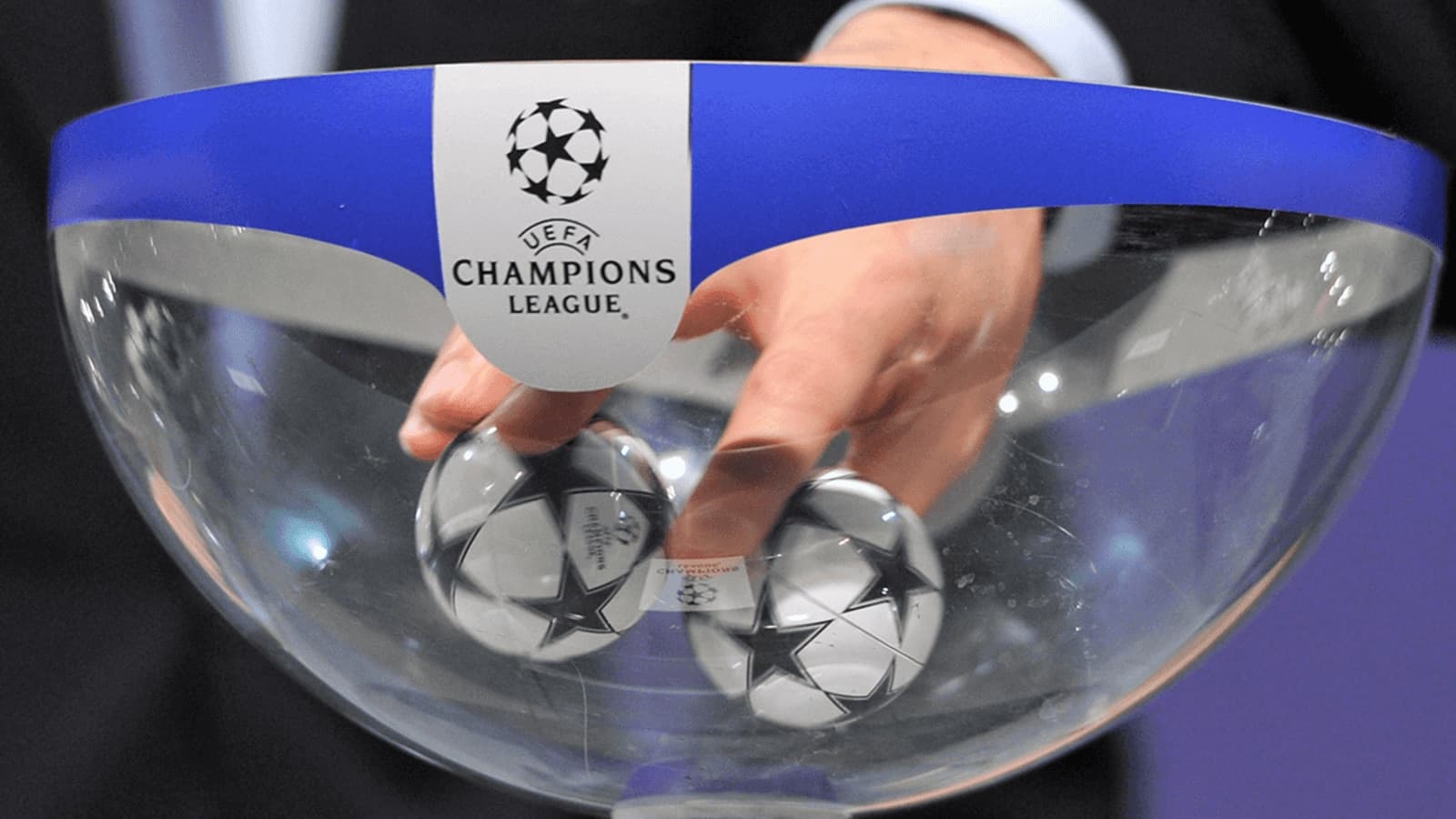Sorteo de la UEFA Champions League con balones