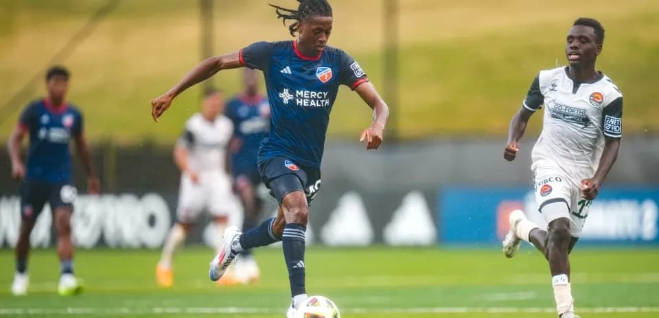 Jugador de FC Cincinnati II en acción