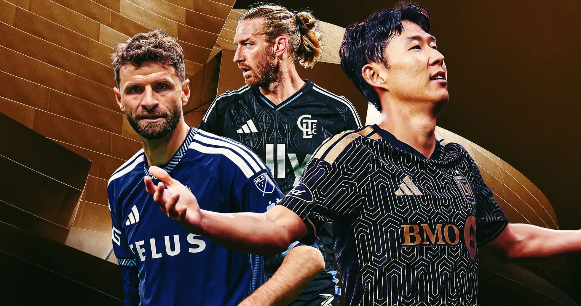 Tres jugadores de fútbol en acción con camisetas de clubes