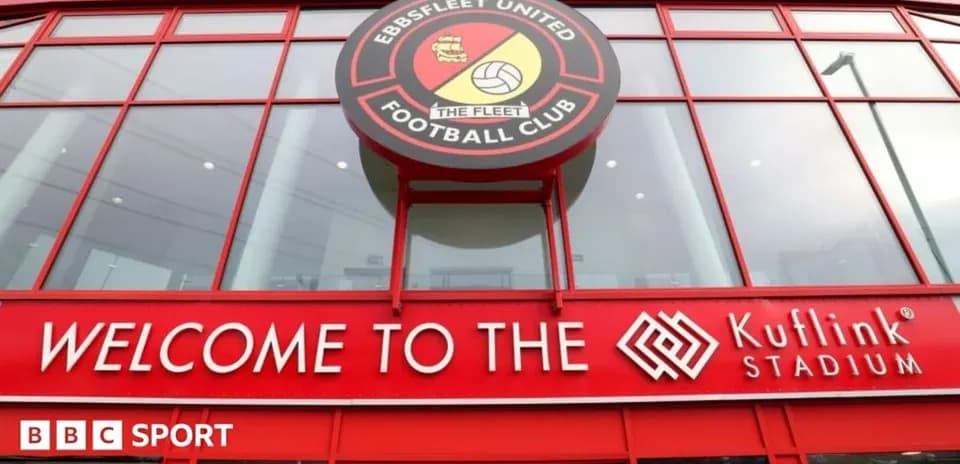 Entrada al Kuflink Stadium de Ebbsfleet United